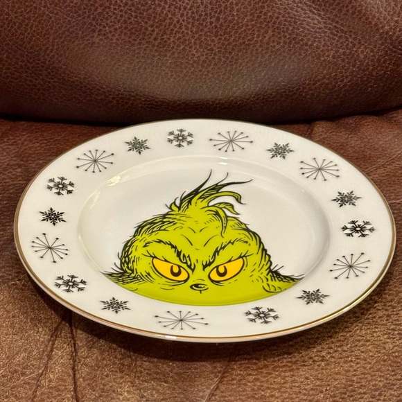 Peeking Grinch with Snowflakes 8” Ceramic Christmas Salad Plate - Picture 2 of 4